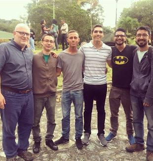 De derecha a izquierda: Ernesto Solano, Carlos Pérez, Marcel Gil, Miguel Linárez, Carlos Monsalve y Leonardo Marius 