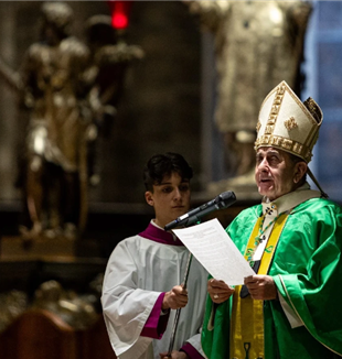 Monseñor Mario Delpini anuncia la clausura de la fase diocesana en la causa de beatificación de don Giussani (©Giovanni Dinatolo)